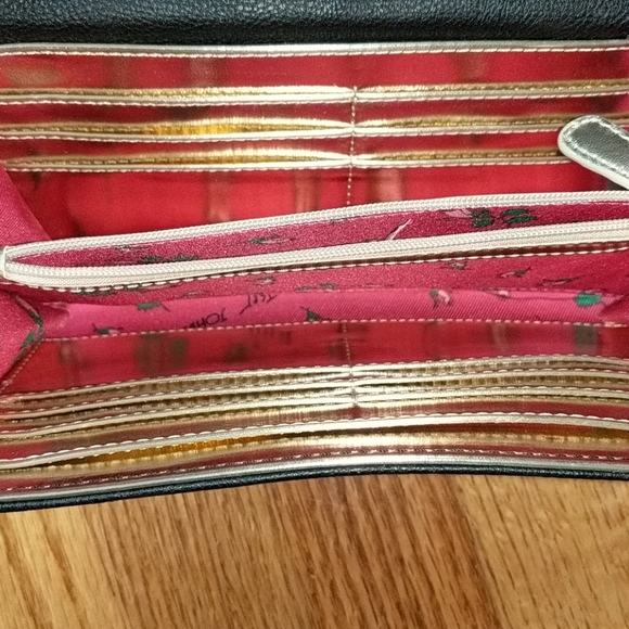 Betsey Johnson Crossbody Bow Bag - Picture 7 of 8